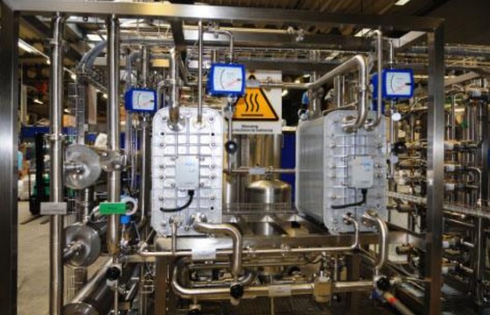 An der TU München sorgt eine doppelstufige Osmose-Anlage für eine effiziente Wasser Ver- und Entsorgung.